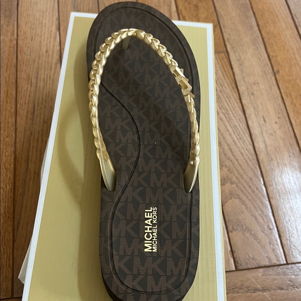 Michael Kors Zaza Slip-On Platform Flip Flop Sandals - Picture 5 of 9